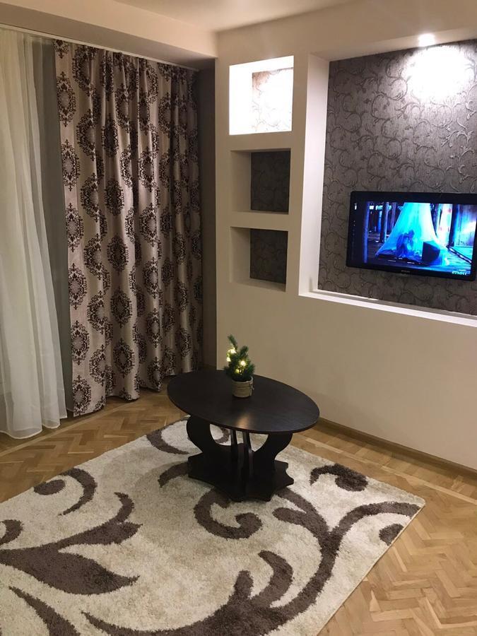 Апартаменты Квартира-студия Киев Экстерьер фото