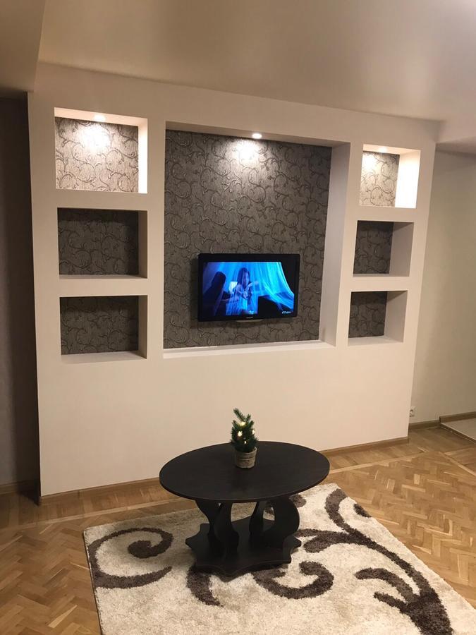 Апартаменты Квартира-студия Киев Экстерьер фото